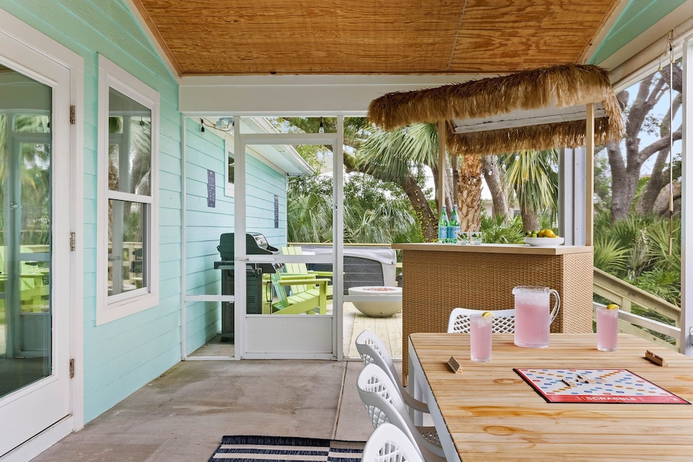 Haven Hidden Grove Buyout 2 Homes - Walk to Beach Hot Tub Game Room Deck