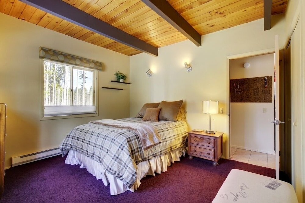 Cozy Mtn Home ~ 2 Mi to Breck Resort & Main St! view 2