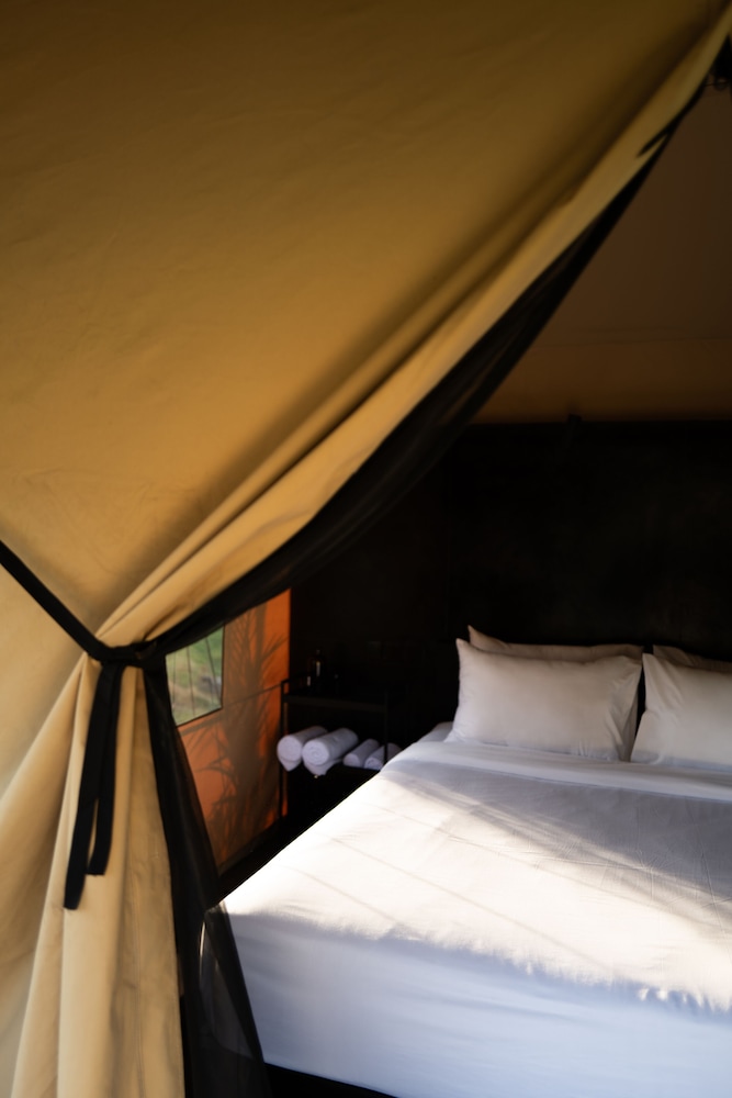 TOTEME GLAMPING view 2