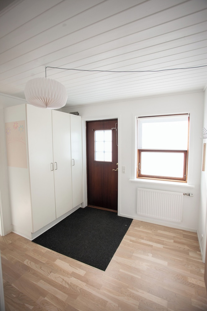 Downtown / Newly Renovated 2 Bedroom Apartment view 3