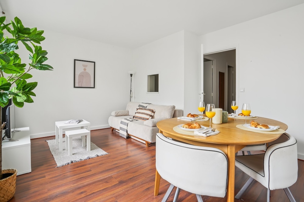 Chic 1BR Steps from Opéra Garnier