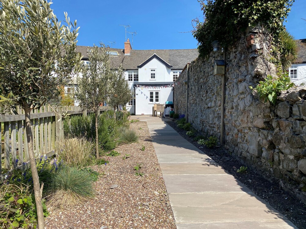 12 Mill Green