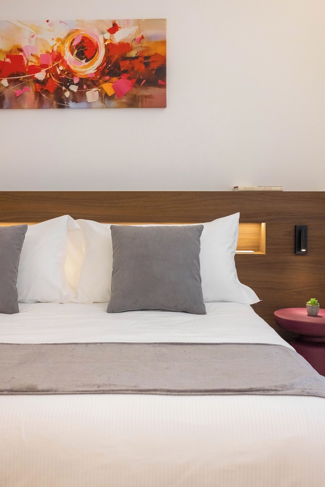 Nora's Suites