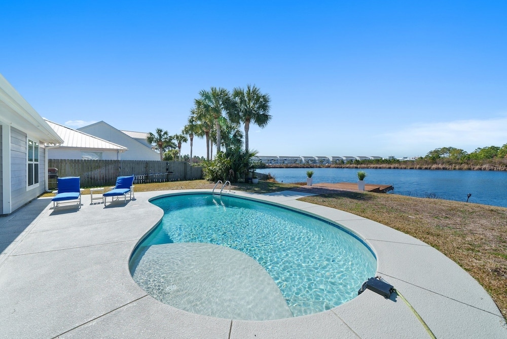 Lakeside Dream 4 Bedroom Home