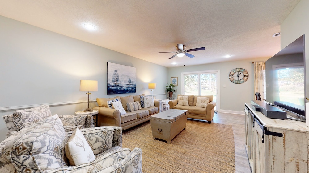 Augusta Village Sandestin by Gibson BR