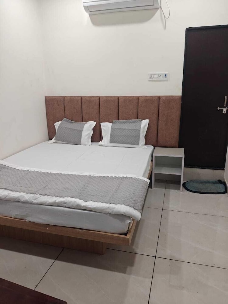 Hotel Shivay Palace