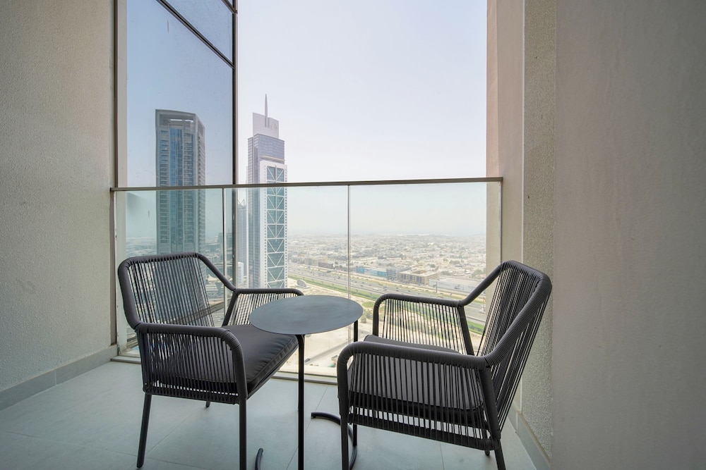PVH - Opulent 2BR in Forte Tower 1
