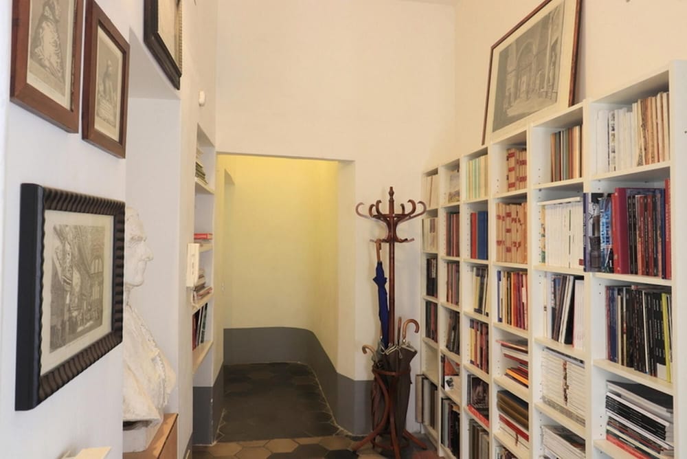 Enchanting 2BR Apt Near Pantheon Vatican