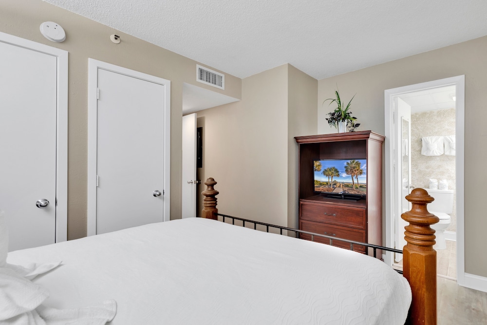 Stunning Oceanfront View Atlantica Tower view 4