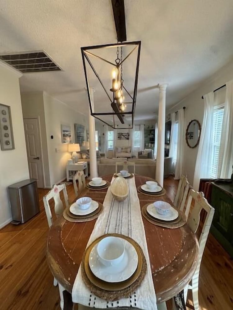 Beautifully Appointed 3-bed, 2.5-bath Home, Great Location Near Beach & Club