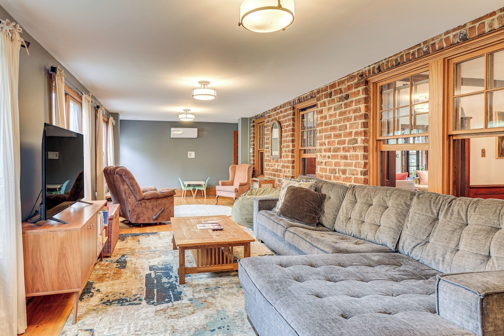 Easy Train Access to Nyc! Elegant Family Retreat