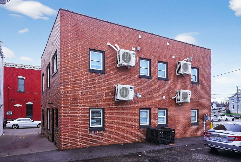 Mid Century Escape, Columbia House Unit C 1 Bedroom Apts