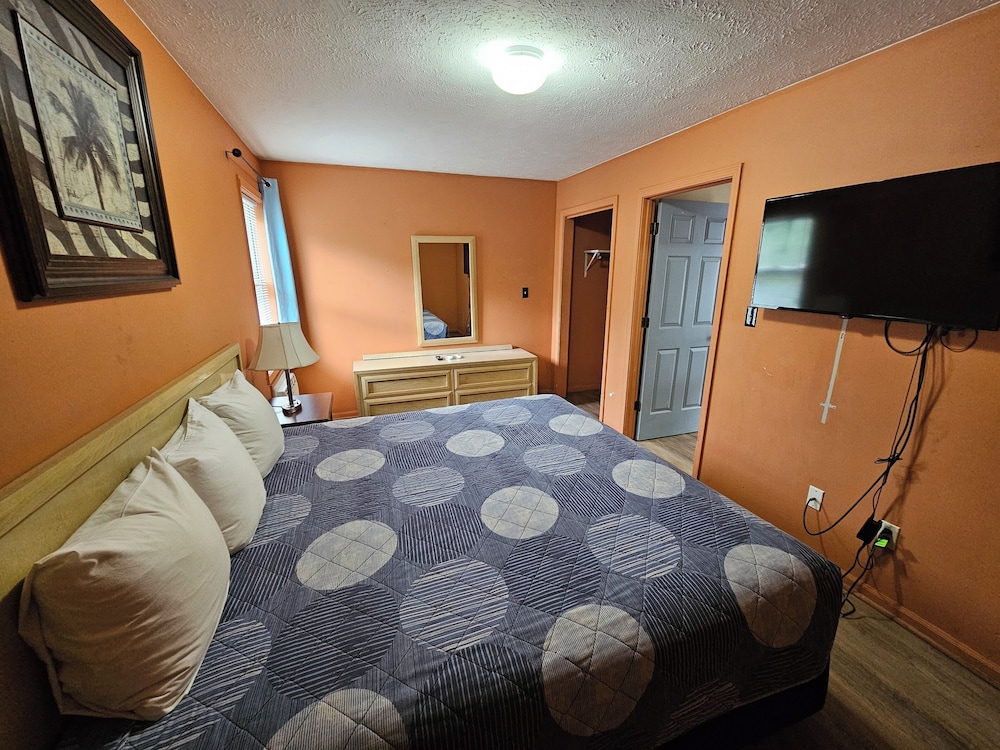 Travelers Inn and Suites