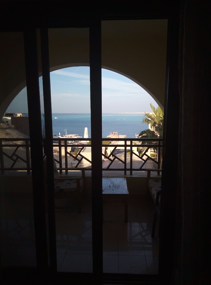 Apartment at View Resort with sea view view 5
