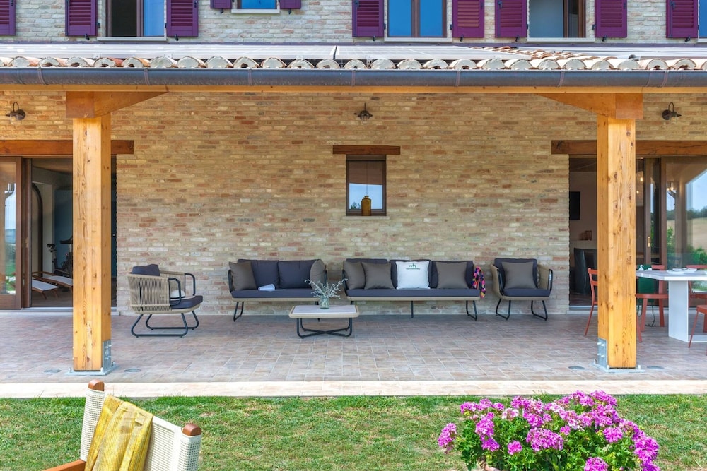 I Gelsi 12 2 by Marche Holiday Villas