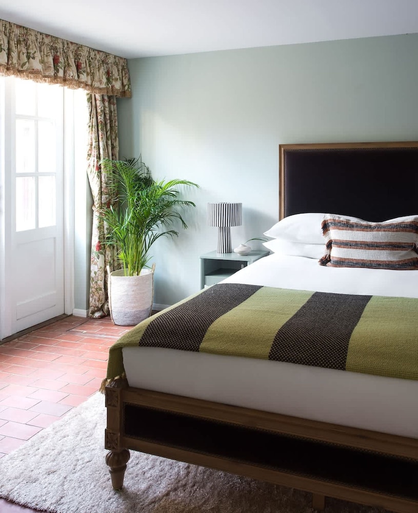 Notting Hill Mews House Sleeps 8