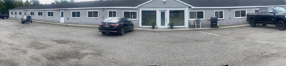 Timber Wolf Inn Motel