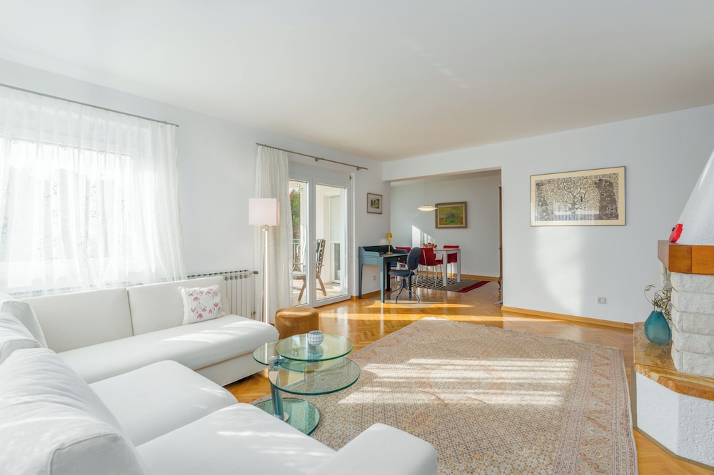Apartment Elegant