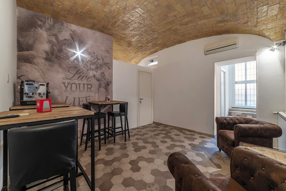 Major 93 Guesthouse