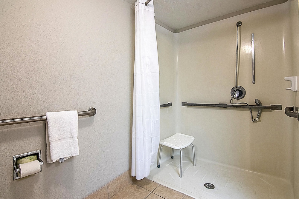 Americus Vacations - Econo Lodge - Property Image 25