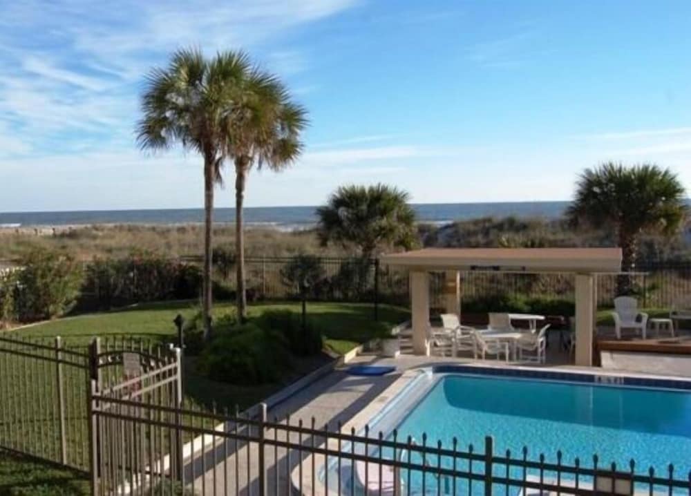 Beachcomber by Distinctive Beach Rentals view 4