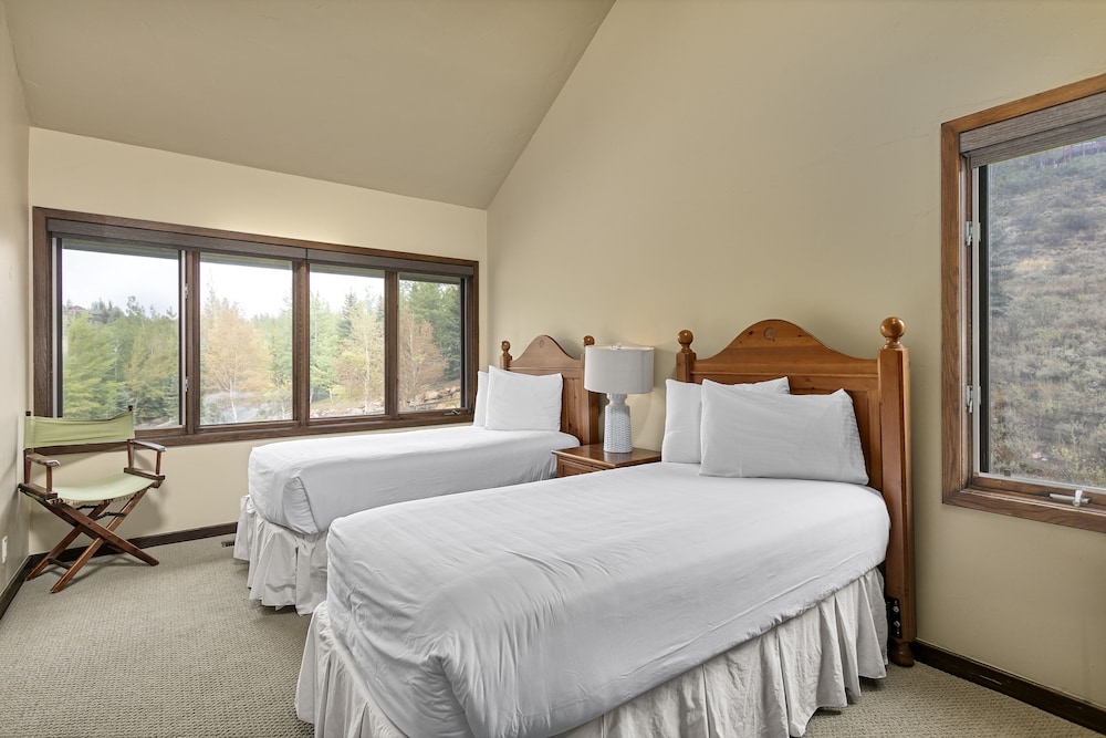 Upper Telemark Drive Home at Deer Valley Resort - 7 Bedroom Home with Hot Tub #2960 7 Home