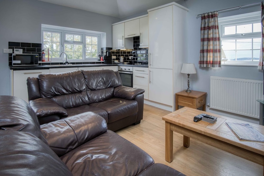 The Granary - 2 Bedroom Cottage - Penally