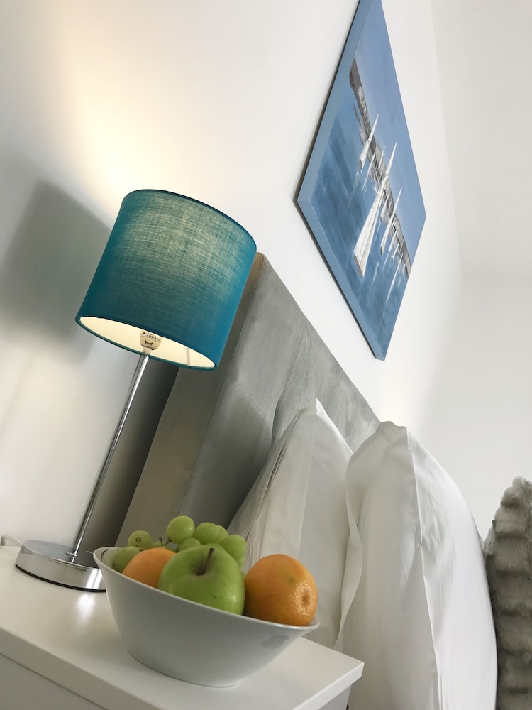 Lux Blu - Truro Apartment view 4