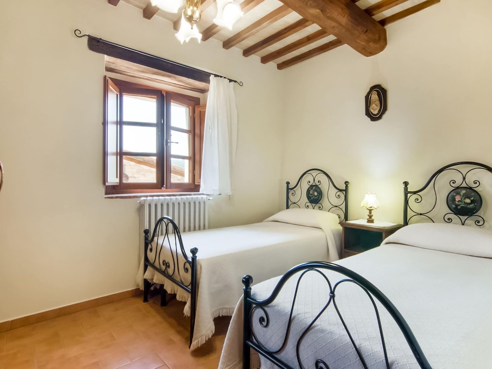 Holiday Home in Citta di Castello With Pool view 5