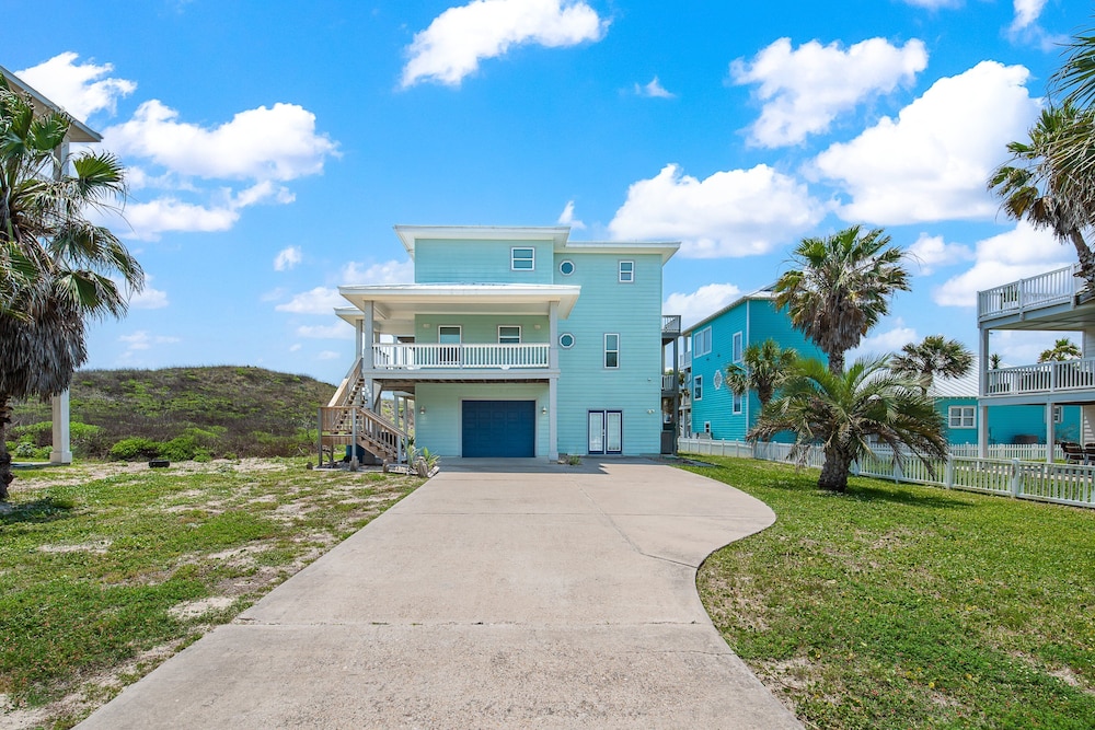 Beach Front Baby Ocean Views, Golf Cart & Pet Friendly!