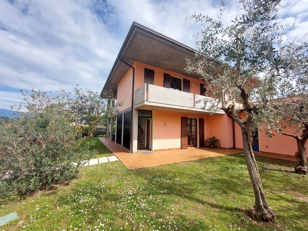 Spacious Villa With Breathtaking Views