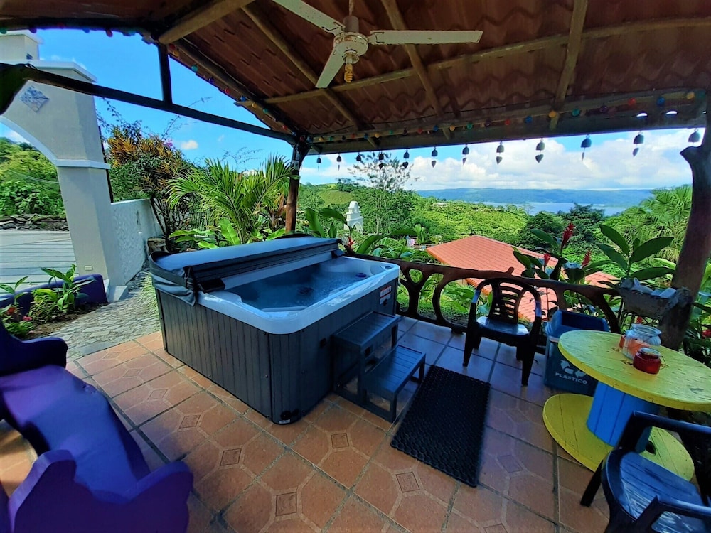 Encantada Guest House: Spectacular View & Excellent Reviews
