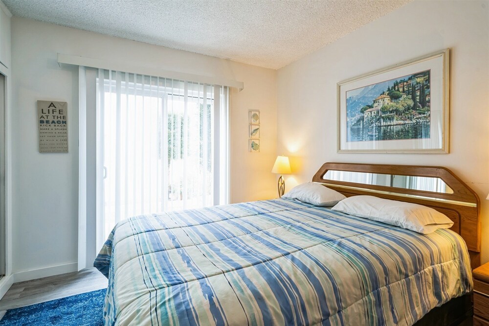 Beautiful 2 Bed Beach Getaway #115 2 Bedroom Condo by Sunset Shores Condominiums