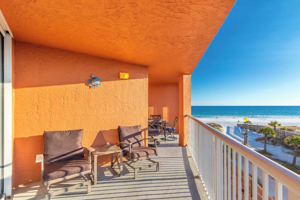 Gulf View 2 Bed Beaches Pool Dining and Fun