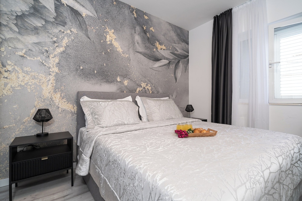 Luxury Villa Entrata-Five Bedroom Villa view 5