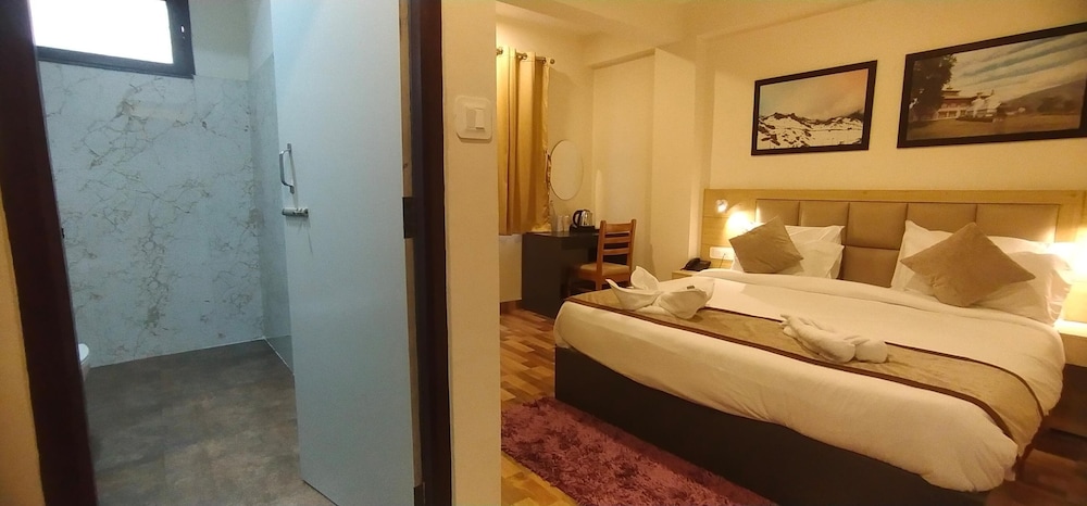 TVD Hotel Polaris Near Mg Marg