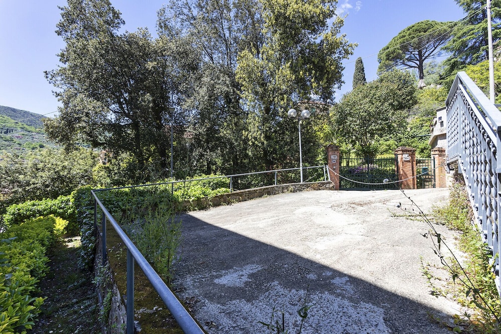 Vintage Apartment With Garden by Wonderful Italy