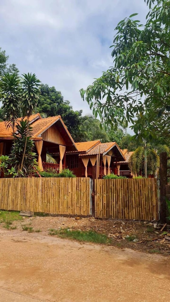 Teak House Lanta