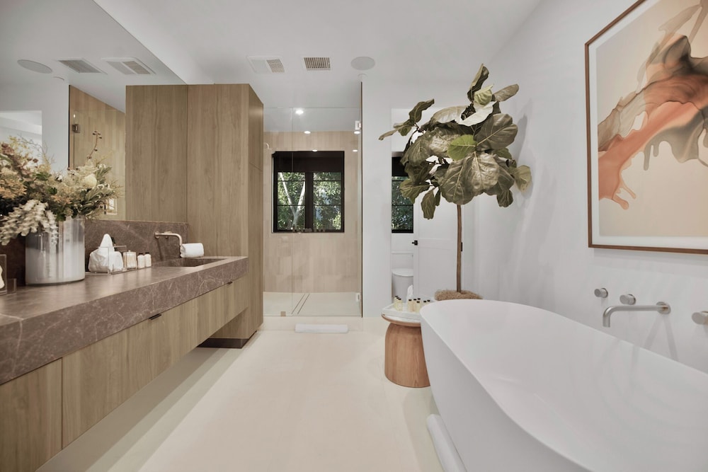 Kraft Villa - Luxury Living Redefined w/ Pool
