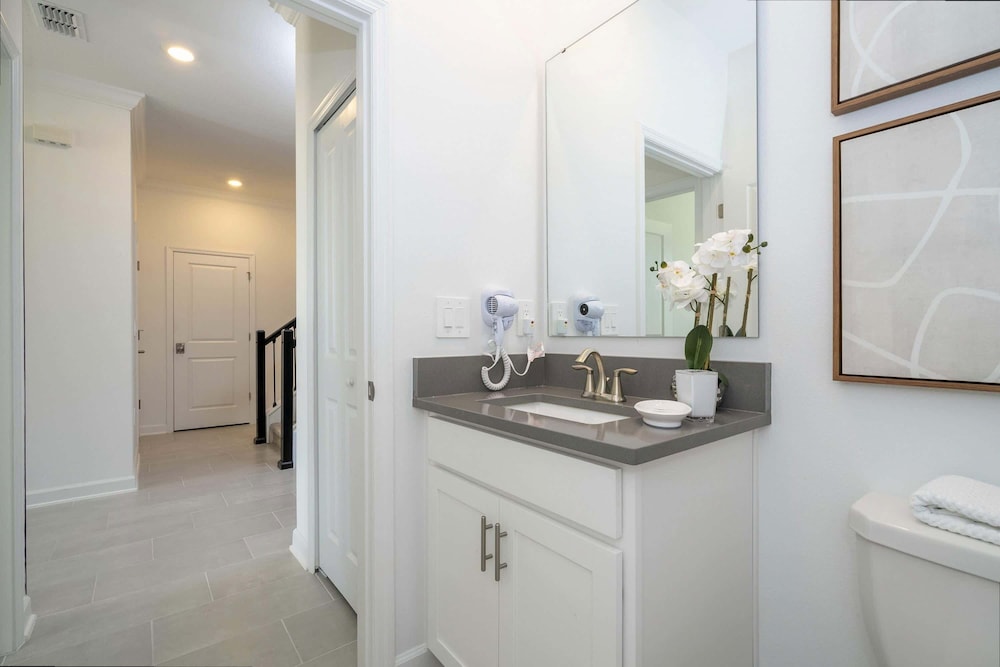 Themed 5Bd Family Villa w Pool Spa Near Disney