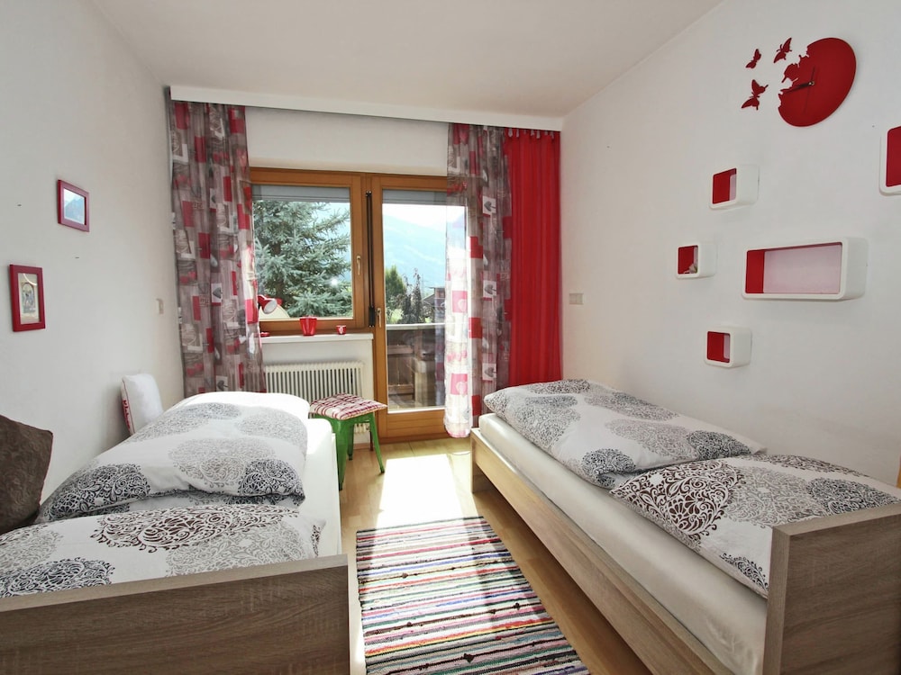 Apartment in Stumm Near Ski Slopes view 4