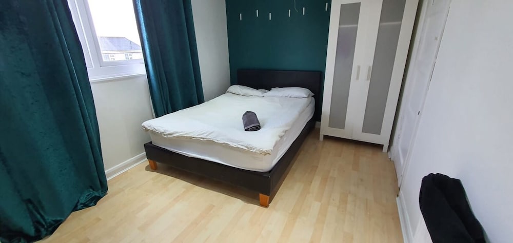 Room in Guest Room - Comfortable Double Room in Leicester view 2