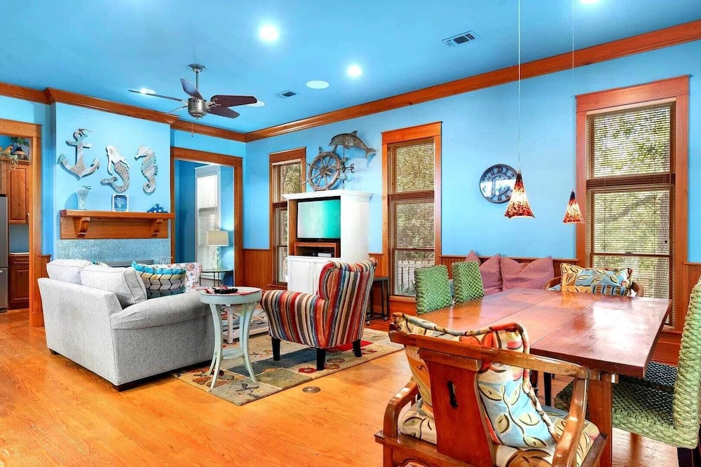30A Grayt'n Greatful by Avantstay Charming Home+cottage, Walk to Western Lake