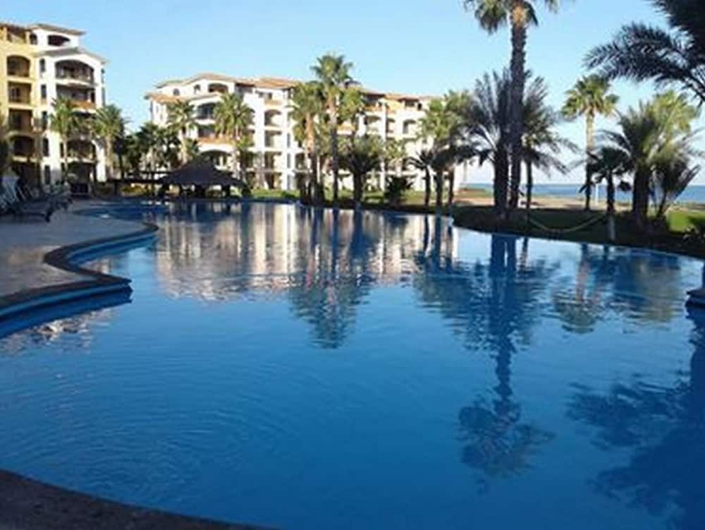 Paraiso Del Mar Resort B404 1 Bed by Casago