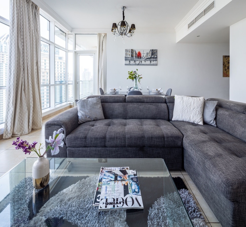 Luxury Living in This Stylish 2BR in Dubai Marina