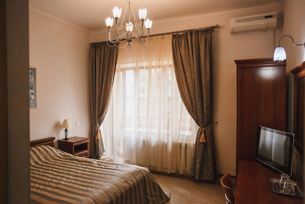 Hotel Shale