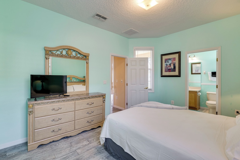 Lake Access & Lanai: Haines City Family Home!