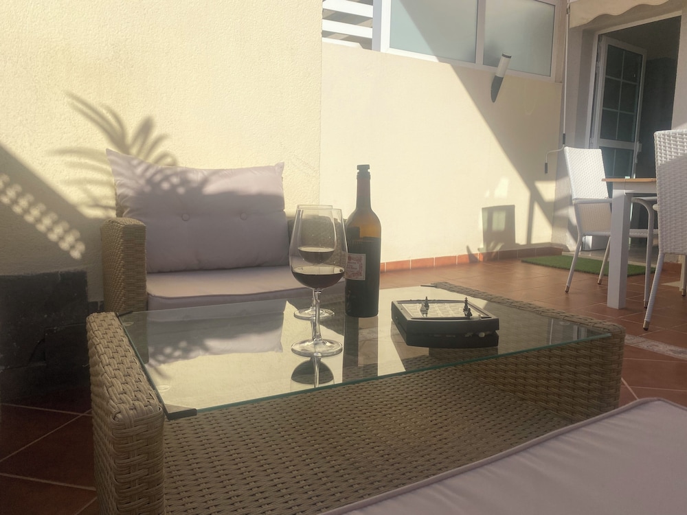 New Renovated Family Home Above Swimming Pool!