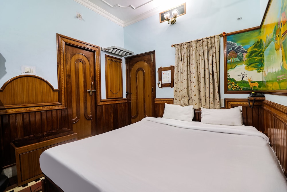 SPOT ON 45094 Hotel Madhu Complex view 4