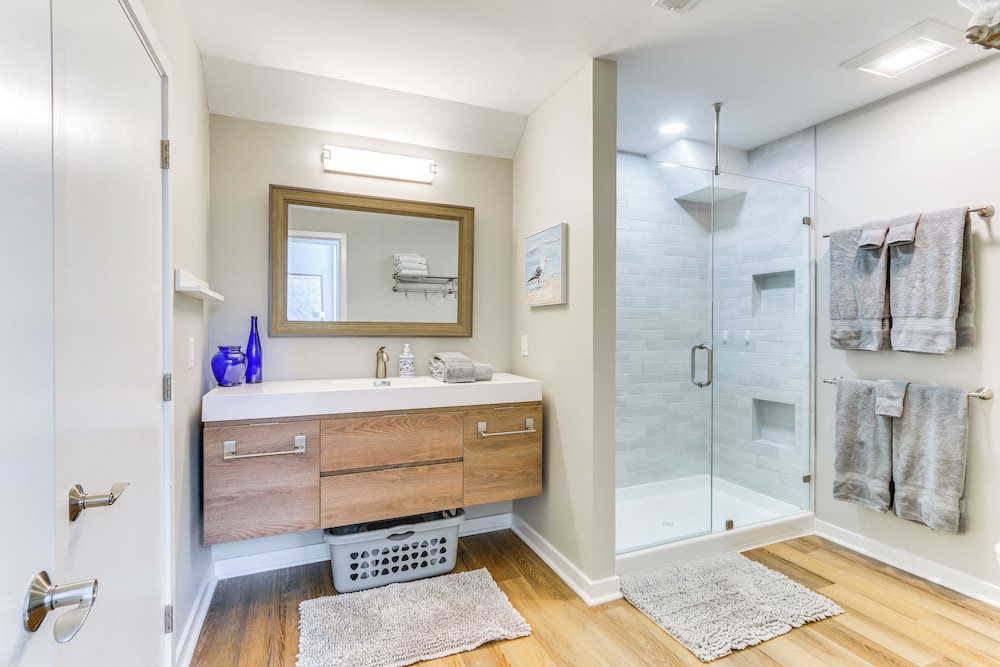 Walk to Community Beach: Coastal Carolina Condo